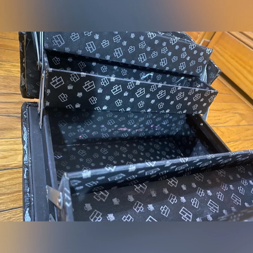 Caboodles 11 excluding